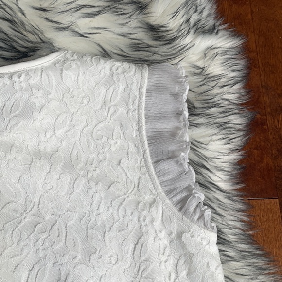 Guess girls white top with lace on Back. NWT - Picture 5 of 6